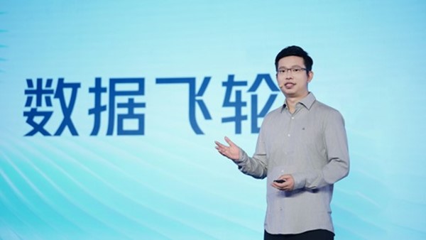 火山引擎数智平台发布AI助手，实现数据全链路AI应用